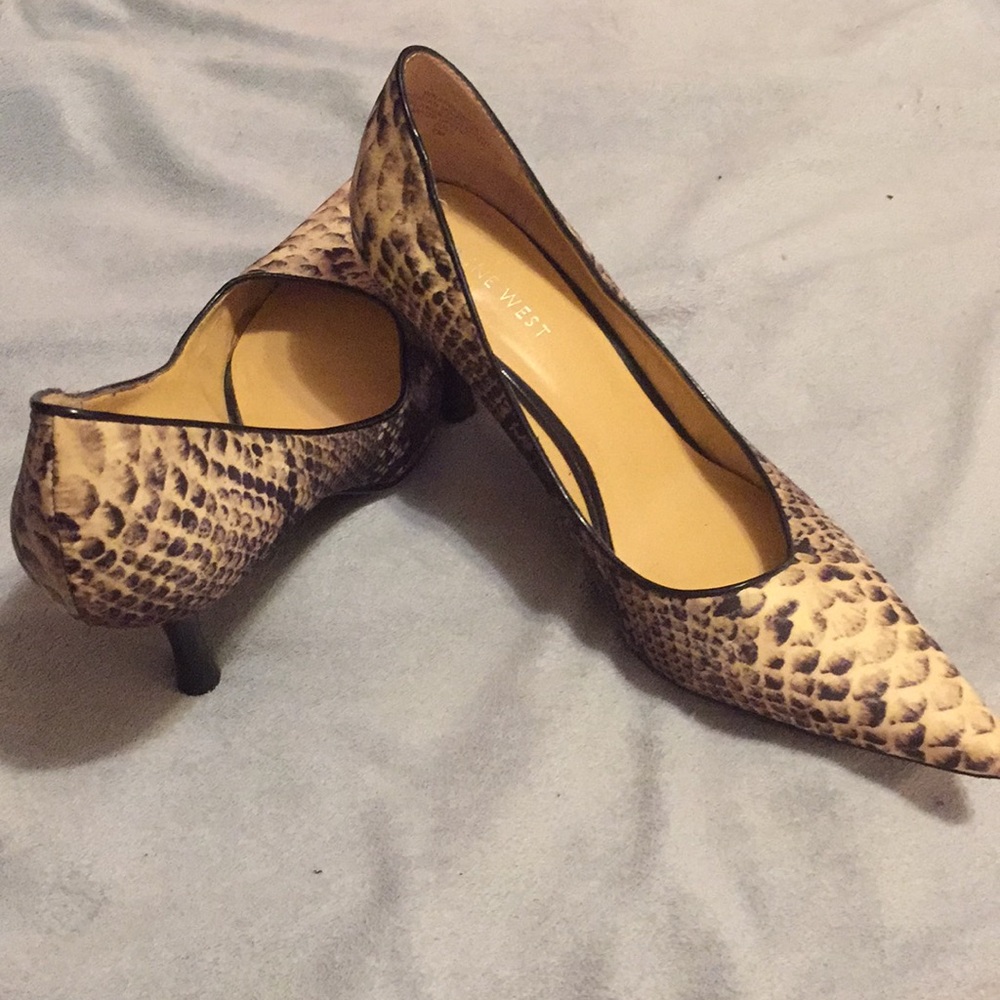 Nine West faux snake skin print heels, size 7m.